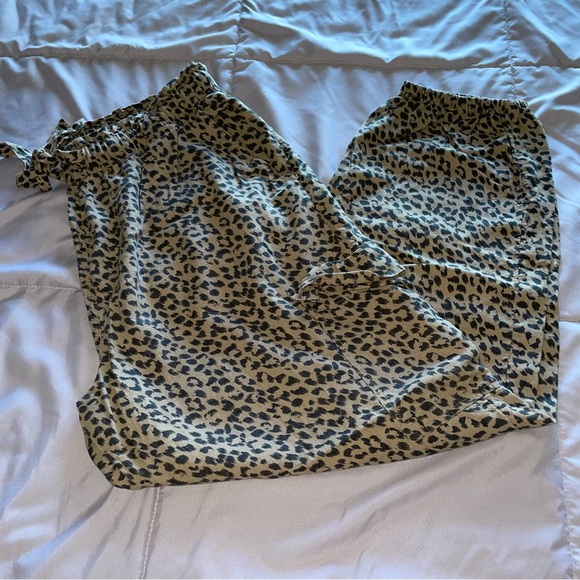 Aerie Leopard Print Cargo Joggers - Picture 1 of 4